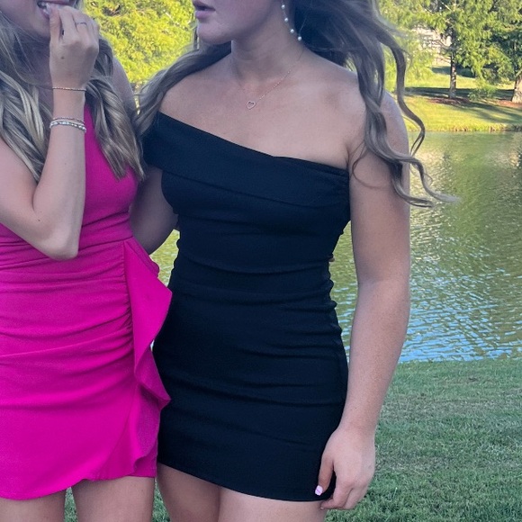 Hoco dress! Black w/ one sleeve! - Picture 5 of 5